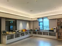 Yunshang Siji Hotel (Renhuai Government & Guomao Mall, Zunyi) - parking