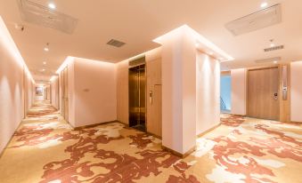 Chamfan Hotel (Tianjin Jinghai Dongfanghong Road Branch)