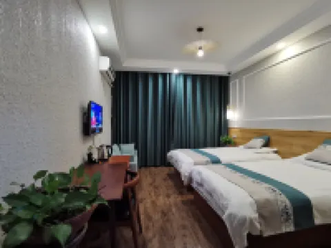 Dalongmen Inn (Longhushan Scenic Area)