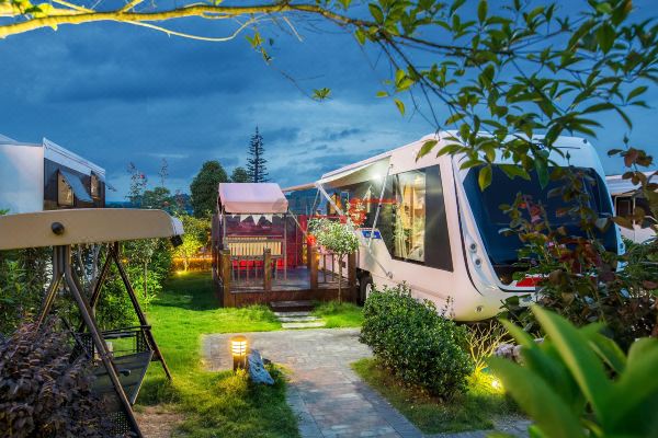 青岩古镇房车花园酒店