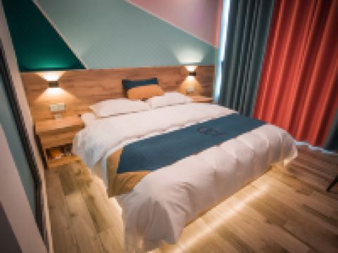 绵阳倾云拾光酒店 - 云逸大床房