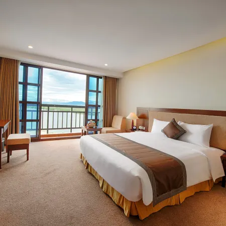 Muong Thanh Holiday Hoi An Hotel Отели рядом с достопримечательностью «Куа Дай»