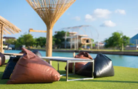 บ้านต๊ะ ออน เดอะ ซี