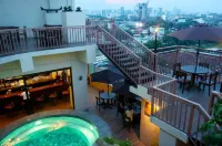 โรงแรมปาล์มกราส - ที่มีสระว่ายน้ำ