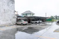 Thongmanee Hotel - parking