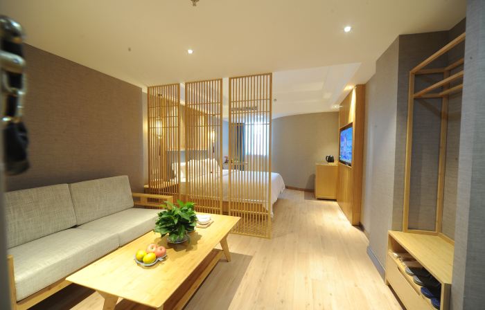 Jinggu Hotel