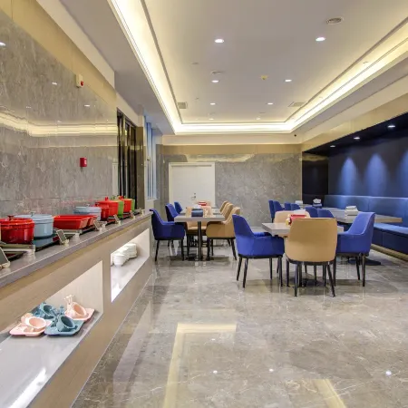 Starway Hotel (Zhengzhou West Railway Station, Wuyue Plaza)