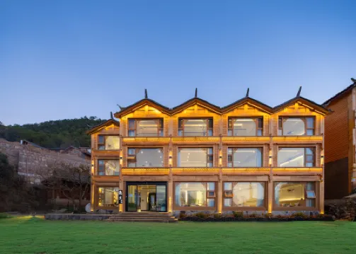 Crypto-bamboo Lakeview hotel of Lugu Lake