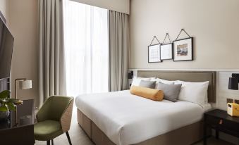 The Clermont London, Victoria