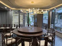 Wenchuan Guanshan Courtyard