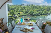 Yunshang Time Lake View Hot Spring Resort Homestay (Heshun Branch)