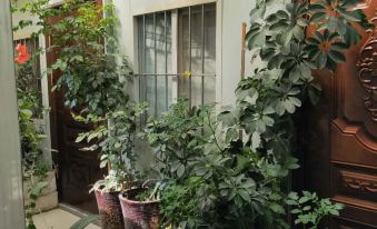 Ruoqiang Jiahui Guest House