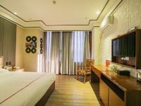 985酒店(重庆观音桥步行街店) - 阳光舒适大床房