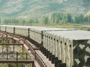 Yulong Shahu Container Hot Spring Hotel