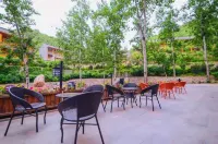 Hongya Valley Inn فنادق في بينغ شان