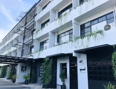 萬倫藍猴中心酒店