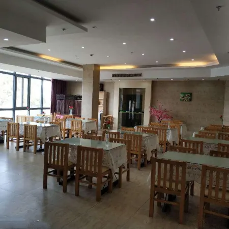 Qingmu Hotel (Chaohu Renmin Road store)