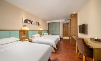 Boyi Hotel (Guangzhou Zhujiang New Town Tianhe Park Metro Station)