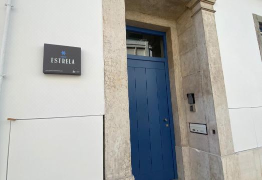 아파트먼트 내부 주방 시설 예시