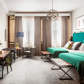 Kimpton CLOCKTOWER HOTEL by IHG Отели рядом с достопримечательностью «Каслфилд»