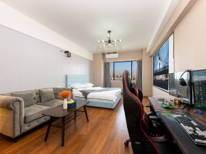 Xicheng E-sports Cinema Homestay (Xingye Road Metro Oriental Plaza)