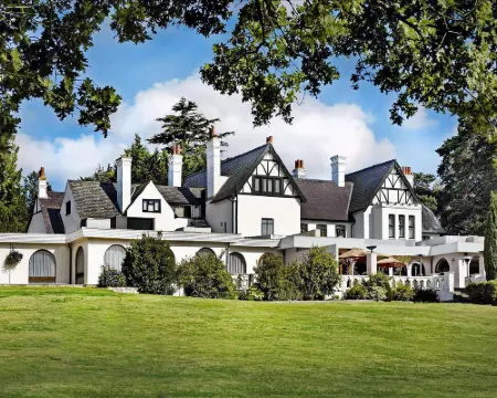 Hilton Cobham Hotels in Cobham