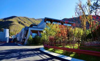 Bejing Yanqing Alpine Skiing Resort Hotel