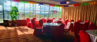Four Seasons Xinghe Light Luxury Hotel, Rogerge
