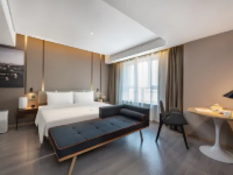 亞朵酒店（烏魯木齊市政府南湖市民廣場店） 鄰近華凌國際珠寶玉器城的酒店