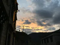 Rockland Meisu Hotel (Daocheng Yading Scenic Area Visitor Center) - con vista montagne