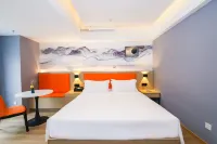 Chaumet CC Light Luxury Hotel