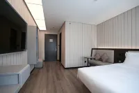 HanTing Hotel (Tianjin Jinzhonghe Street Subway Station) - Pet-friendly