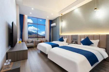 Xiduo Hotel （Ganzi Batang County Government Store） Отели в г. Батан