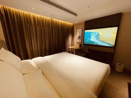 Reign  Hotel Отели в г. Яньань