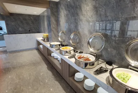 Moke Hotel Отели рядом с достопримечательностью «Xiufengshan Park»