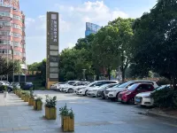 EZBoomtel Hotel (Ningbo Cixi Yintai Municipal Government) - Parkering