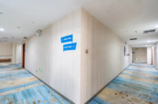 パイホテル(伊寧解放路六星街）