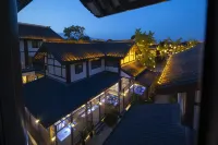 Qingcheng Mountain Yueshang Qingxiang Hot Spring Hotel Hotel dekat Shangqing Temple