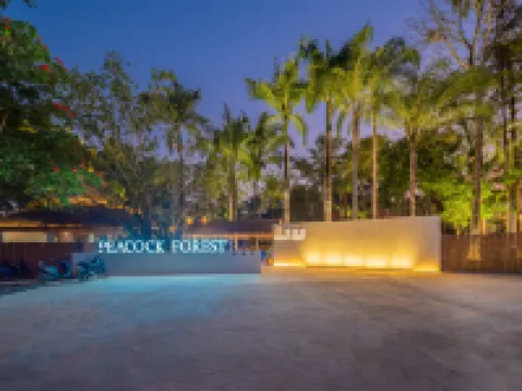 Xishuangbanna Peacock Valley Hot Spring VILLA Resort Hotele w: Jinghong