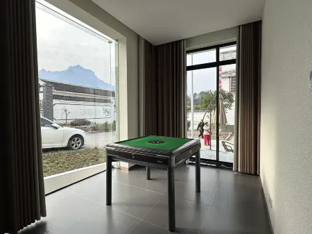 Shanju No.1 Courtyard Homestay Отели рядом с достопримечательностью «Tianmen Mountain National Forest Park»