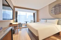 Home Inn Neo (Baicheng Taonan City Government Branch)