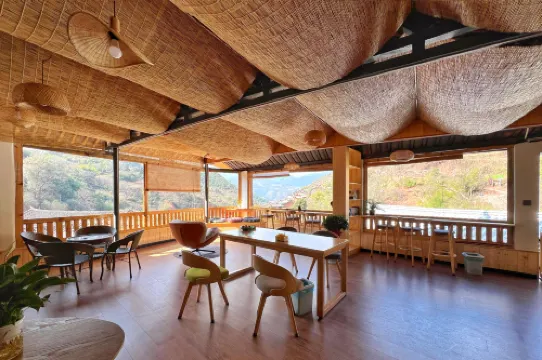 Ancient Road Stars Xiaozhu