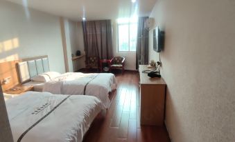 Luoding Huaxing Hotel