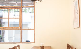 Unique Creative Apartment w Rooftop Garden