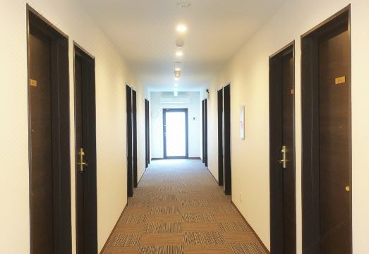 퀸덤 카라츠 호텔