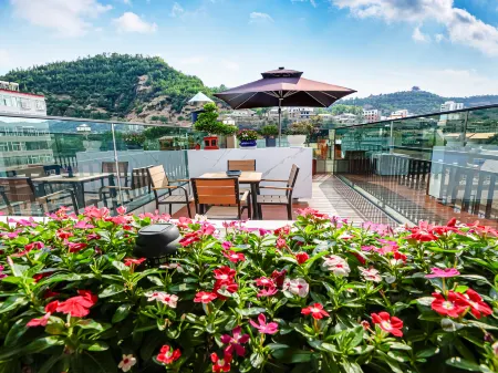 Cityview Westbank Hotel