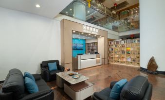 Hualu Hotel (Guangzhou JiangnanWest Yangang Subway Station Branch)