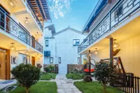 Tengxi Bi'an Hot Spring Luxury Hotel (with Shunli Ancient Town Store)