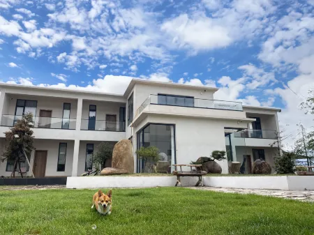 Lijiang Xiaoshiqi Homestay (Sanyi International Airport) Отели рядом с Аэропорт Лицзян