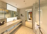 Sea Breeze Four Seasons Resort Hotel